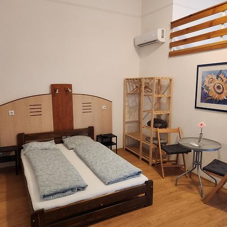 apartman Deisi Budapest Bagian luar foto